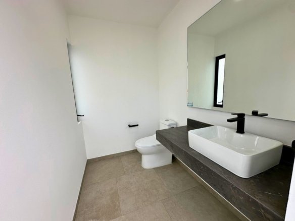 medio baño del rooftop de casas nuevas en Zibatá Querétaro en Entrecielos.