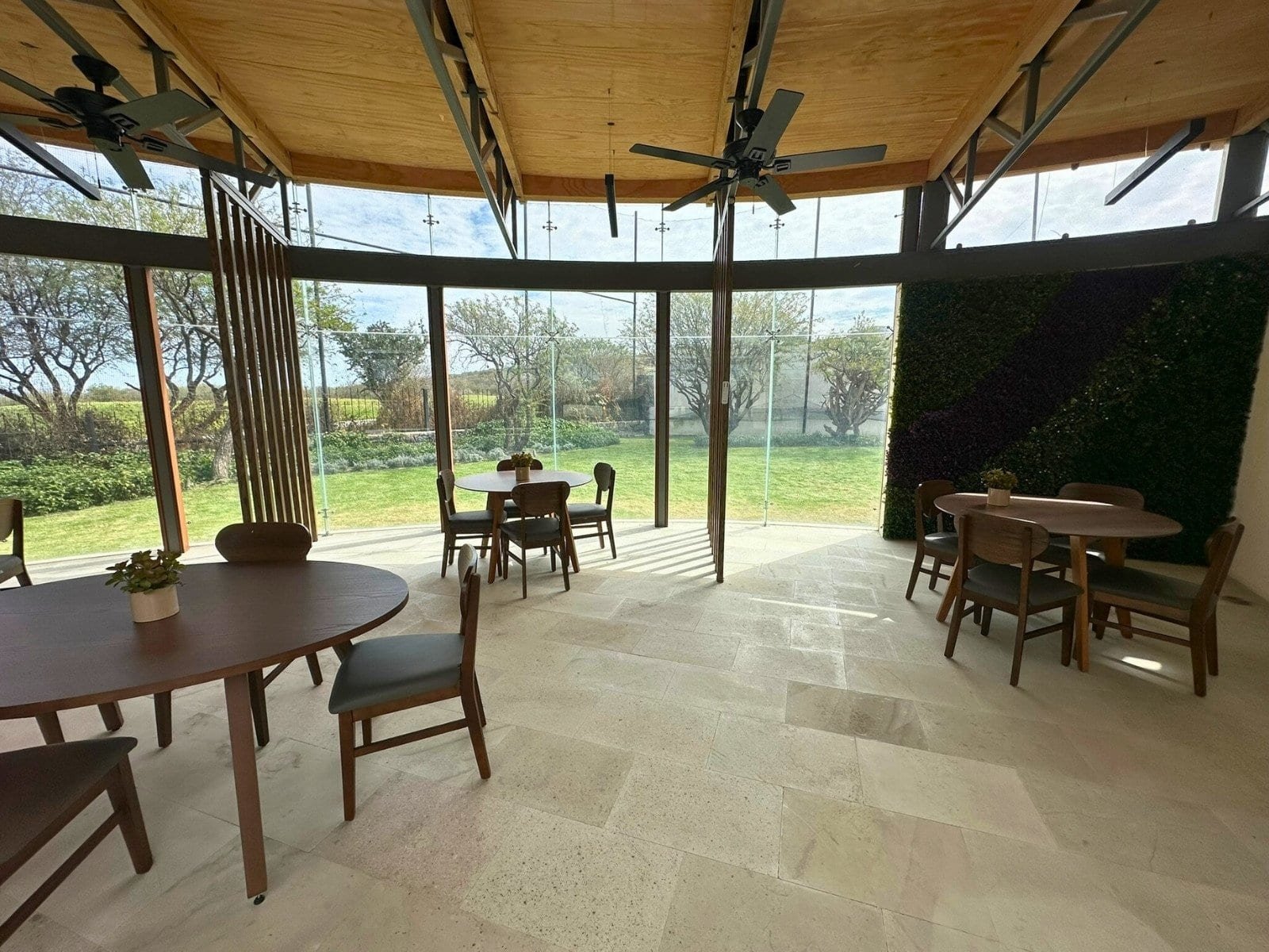 salon de eventos de terreno en venta en Zibatá, Querétaro en Malaya.