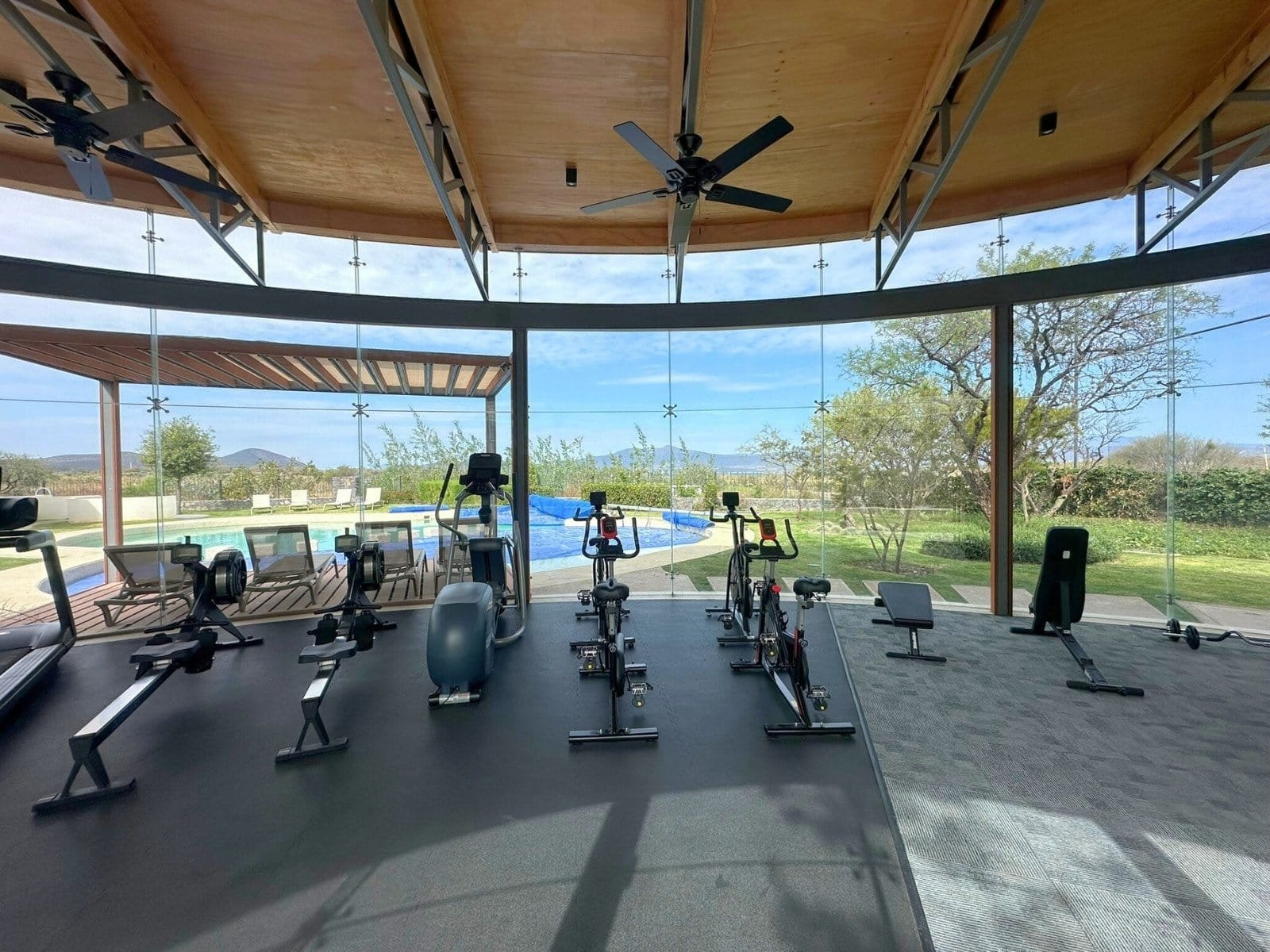 gimansio de terreno en venta en Zibatá, Querétaro en Malaya.