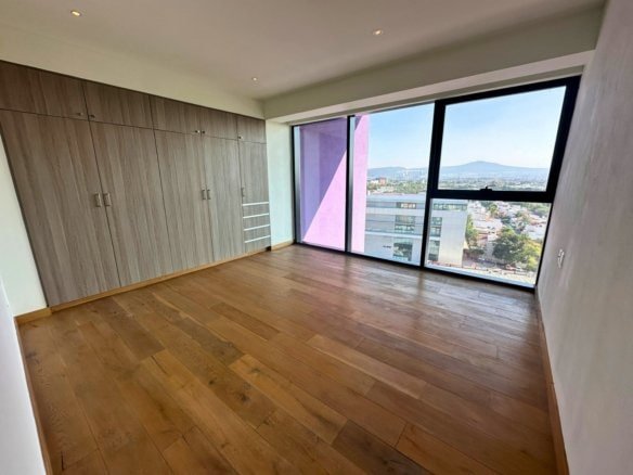 closet de Penthouse en venta en Querétaro. Col. Alamos cerca de Costco.