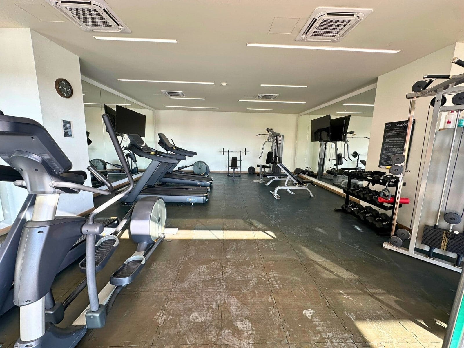gym de Penthouse en venta en Querétaro. Col. Alamos cerca de Costco.