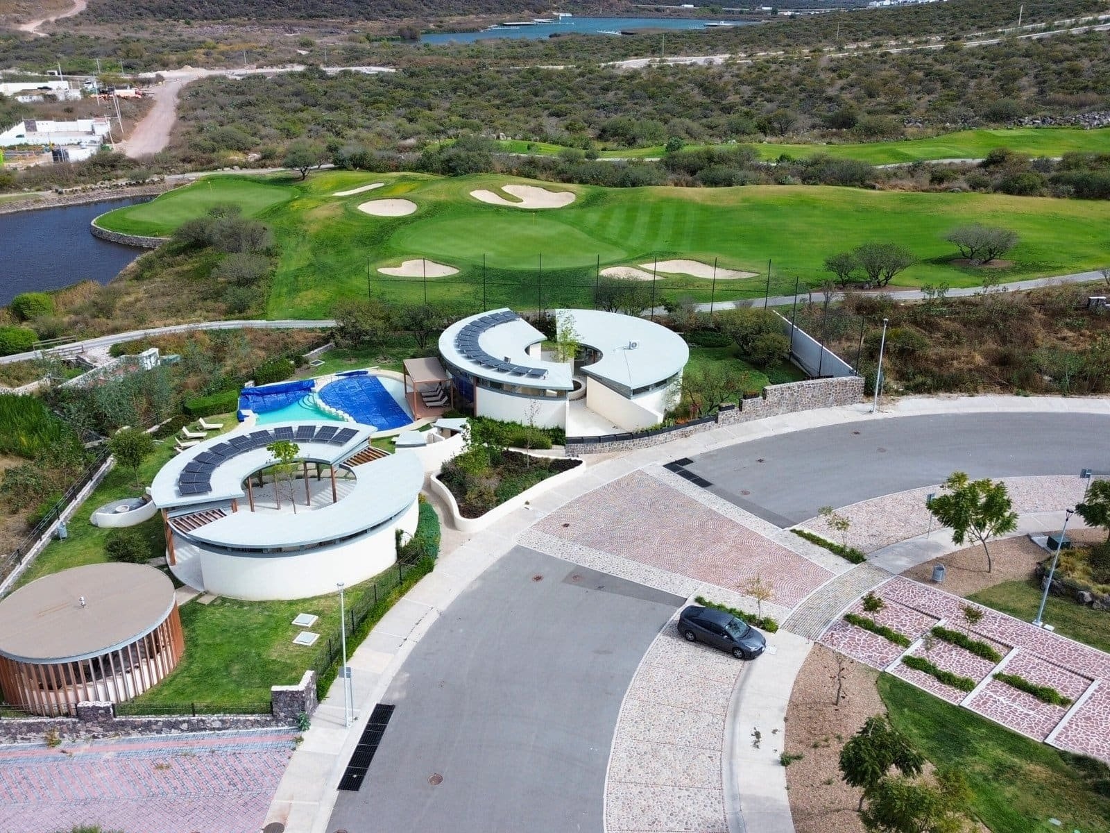 casa club de terreno en venta en Zibatá, Querétaro en Malaya.