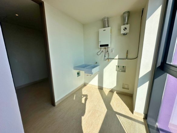 cuarto de lavado de Penthouse en venta en Querétaro. Col. Alamos cerca de Costco.