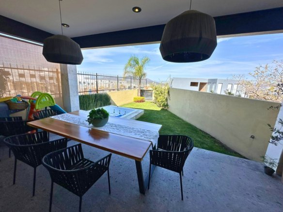 terraza de casa en venta en zibatá con recámara en planta baja