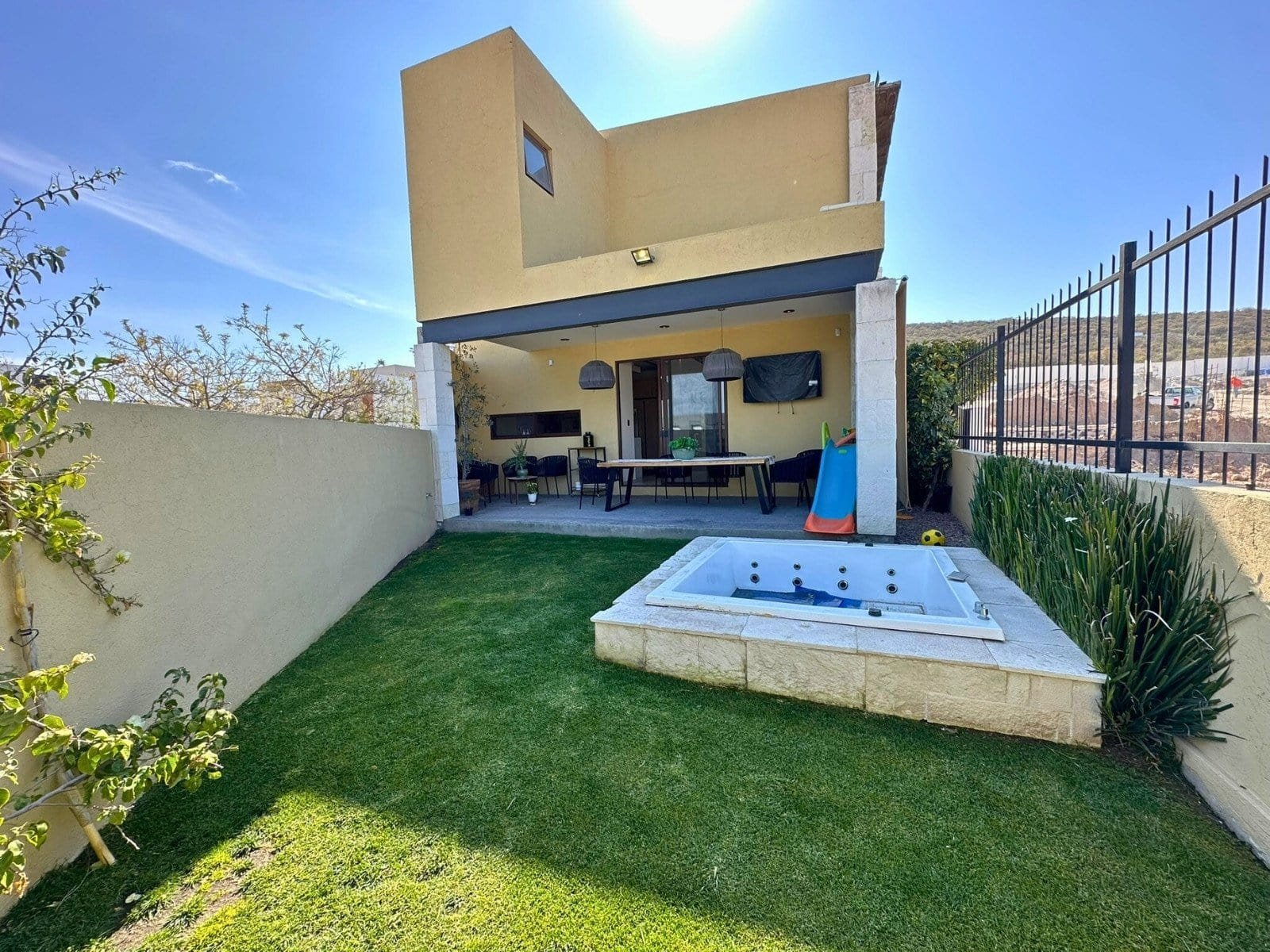 patio de casa en venta en zibatá con recámara en planta baja