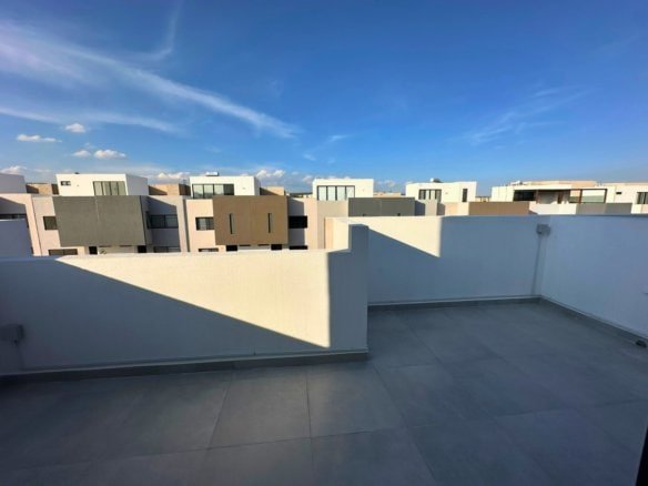 terraza 1 de casa en venta en Zakia, Querétaro.