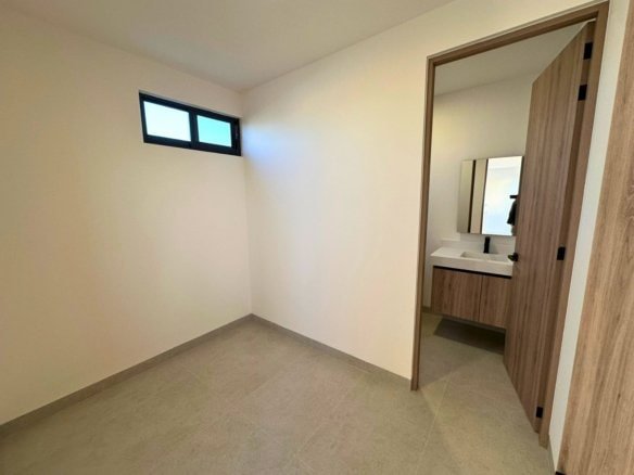 cuarto de servicio de casa en venta en Malaya Zibata