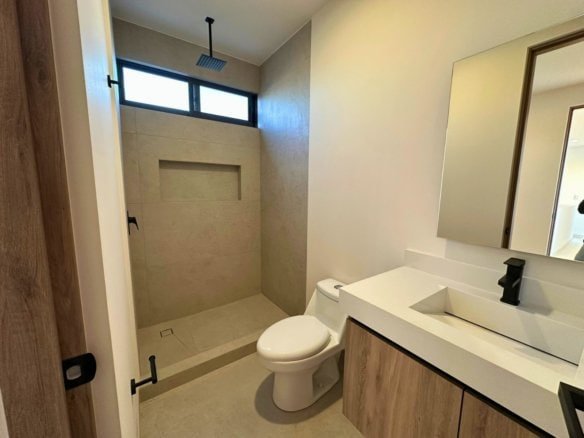 baño de servicio de casa en venta en Malaya Zibata