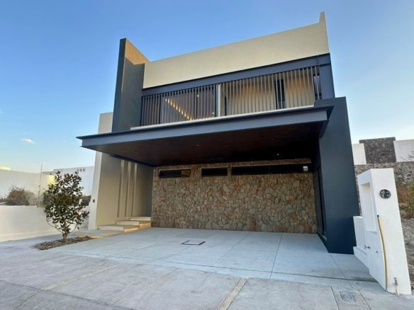 casa en venta en malaya zibata de lujo