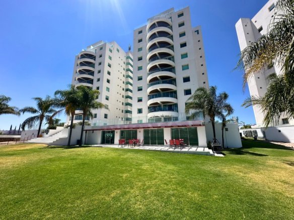 Departamento en venta en Cumbres del Lago. Dentro de Vista Diamante.