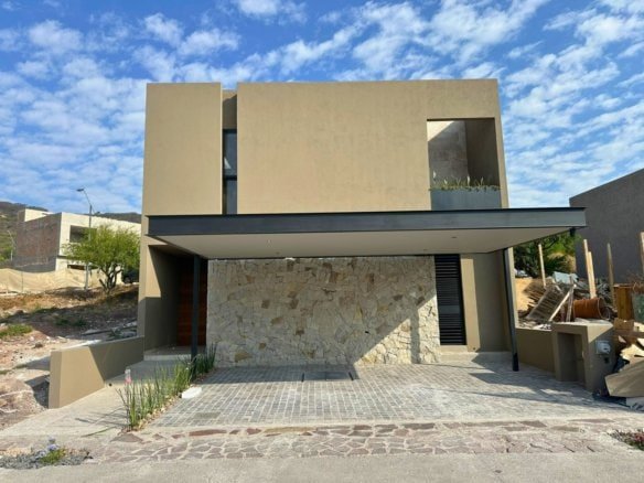 Fachada de Casa en venta en Altozano Querétaro $6,600,00.