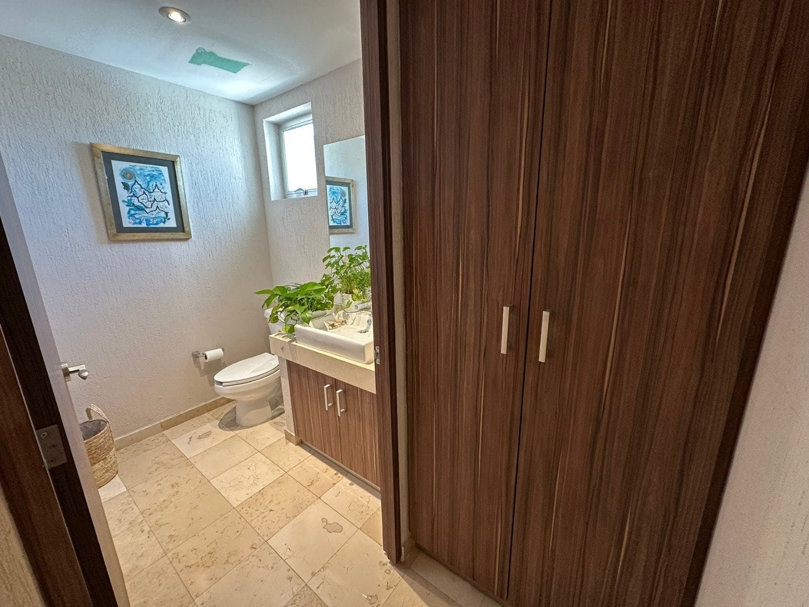 medio baño de Departamento en venta en Cumbres del Lago. Dentro de Vista Diamante.