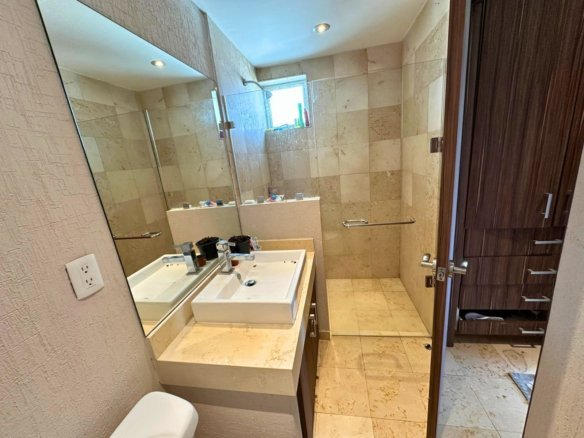 baño principal de Departamento en venta en Cumbres del Lago. Dentro de Vista Diamante.