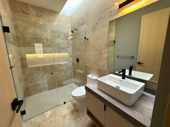 baño 2 de Casa en venta en Altozano Querétaro $6,600,00.