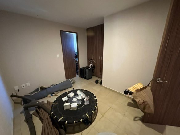 cuarto de servicio con baño de Departamento en venta en Cumbres del Lago. Dentro de Vista Diamante.