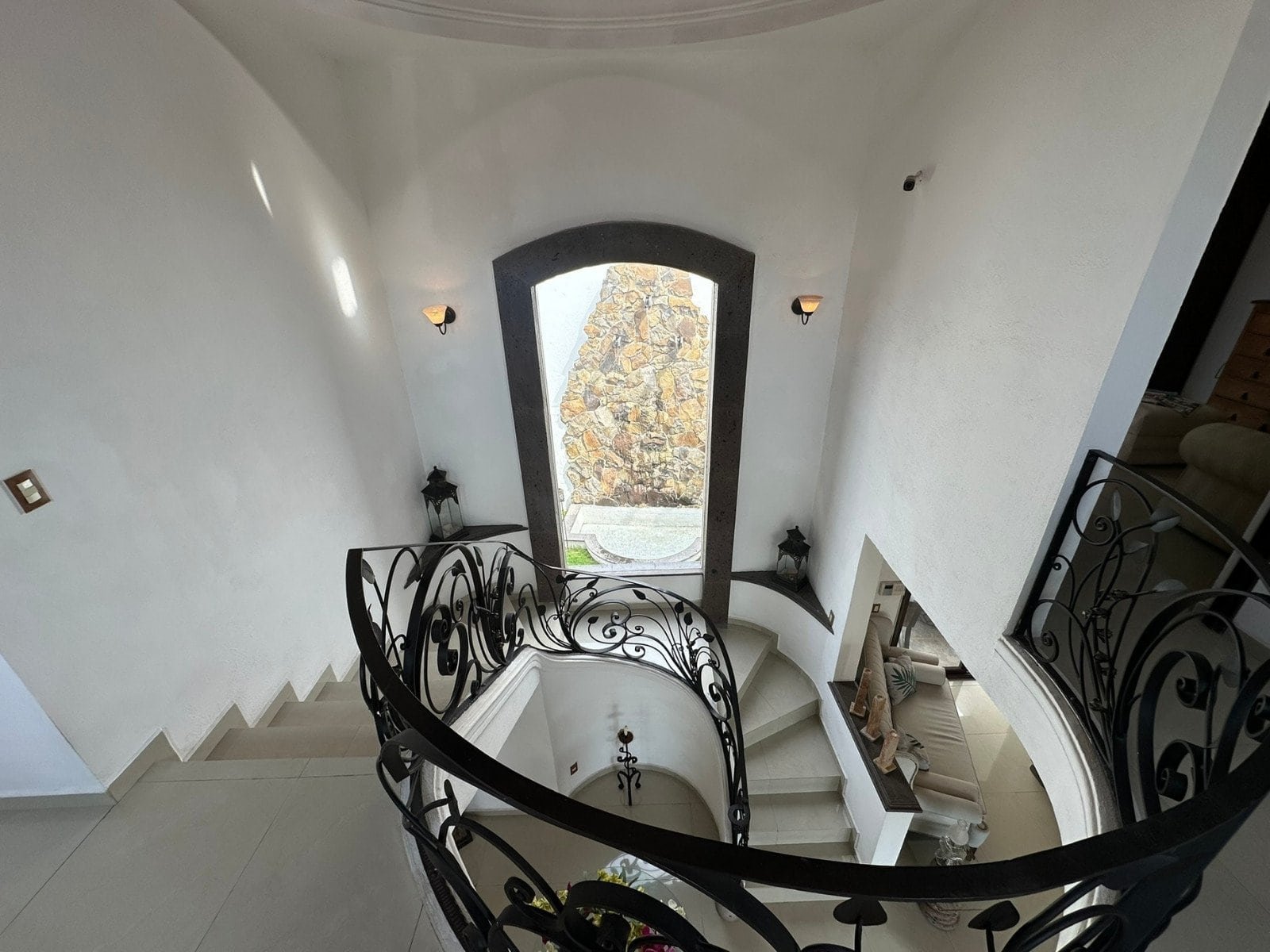 escaleras 2ndo piso de Casa estilo hacienda en Juriquilla, Querétaro.