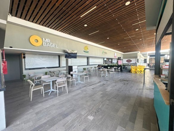 vista de Local en venta en Zibatá Querétaro. Frente a la Anáhuac!