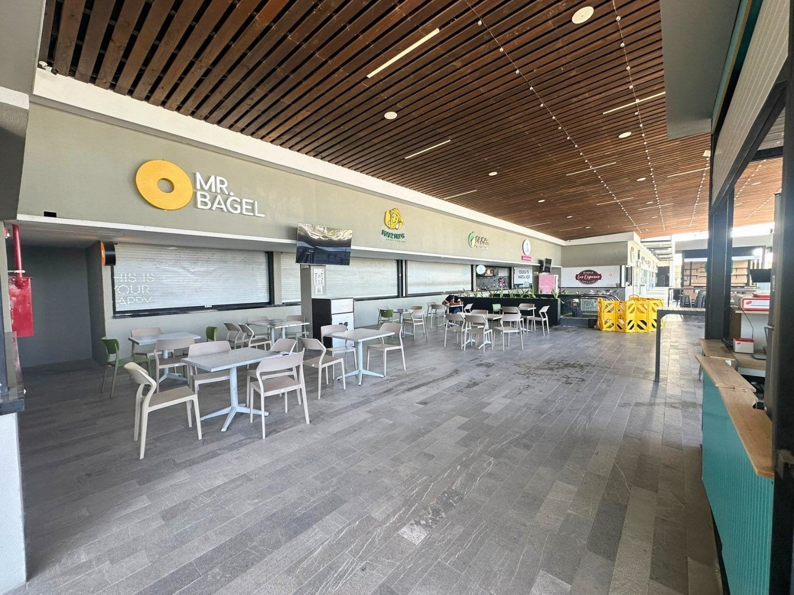 vista de Local en venta en Zibatá Querétaro. Frente a la Anáhuac!