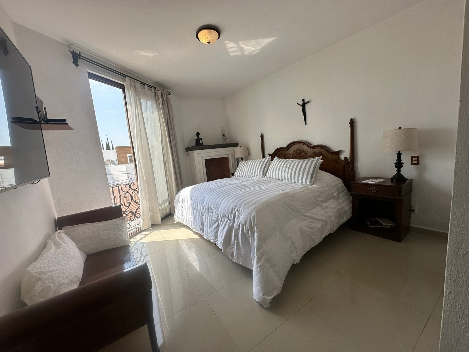 recámara principal de Casa estilo hacienda en Juriquilla, Querétaro.