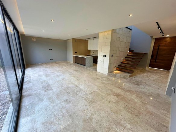 sala y comedor de Casa en venta en Altozano Querétaro $6,600,00.