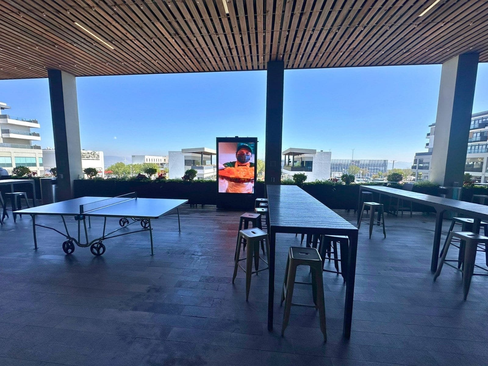 vista plaza de Local en venta en Zibatá Querétaro. Frente a la Anáhuac!