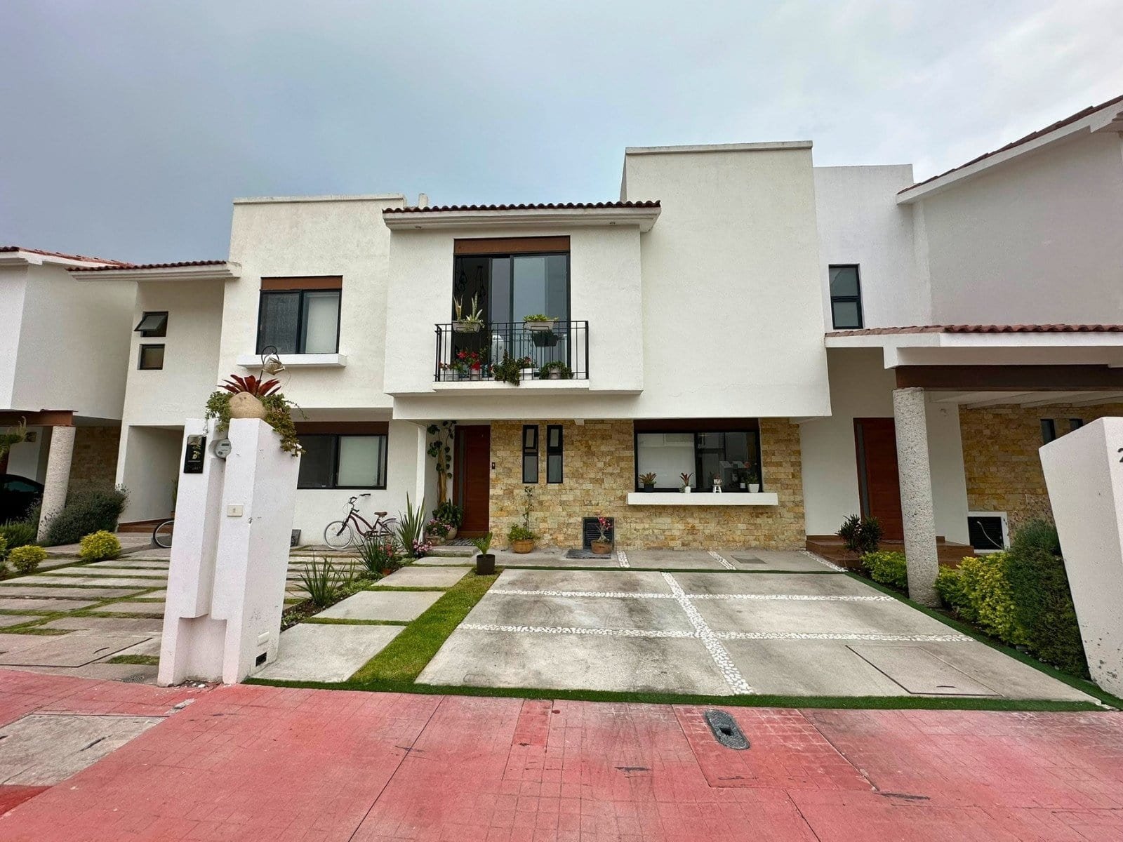 fachada de casa en Zibatá con 3 recámaras con baño.