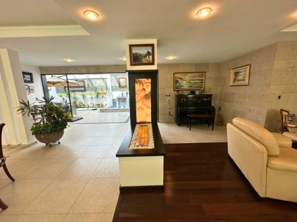 espacio amplio de casa en venta en El Campanario Querétaro.