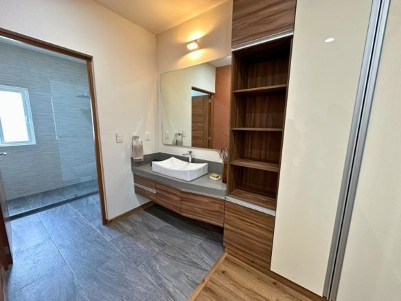 baño principal de departamentos en cumbres del lago, Querétaro.