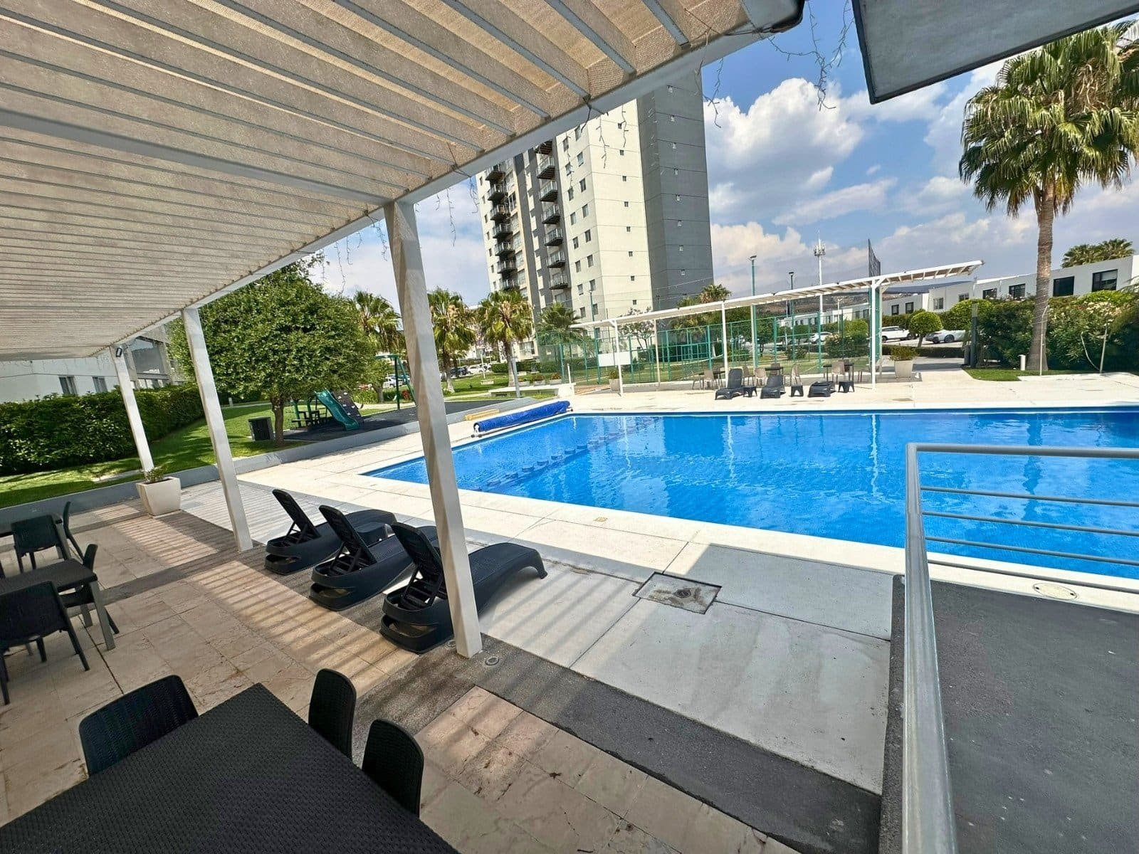 terraza de departamento en Juriquilla, Querétaro.