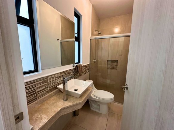 baño 3 de casa en Zibatá con 3 recámaras con baño.