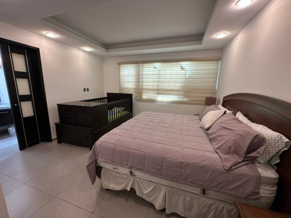 recamara 2 de casa en venta en El Campanario Querétaro.