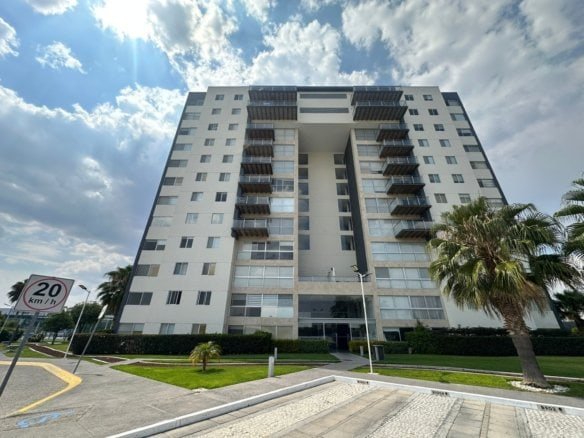 Habitarea towers torre de departamento en Juriquilla, Querétaro.