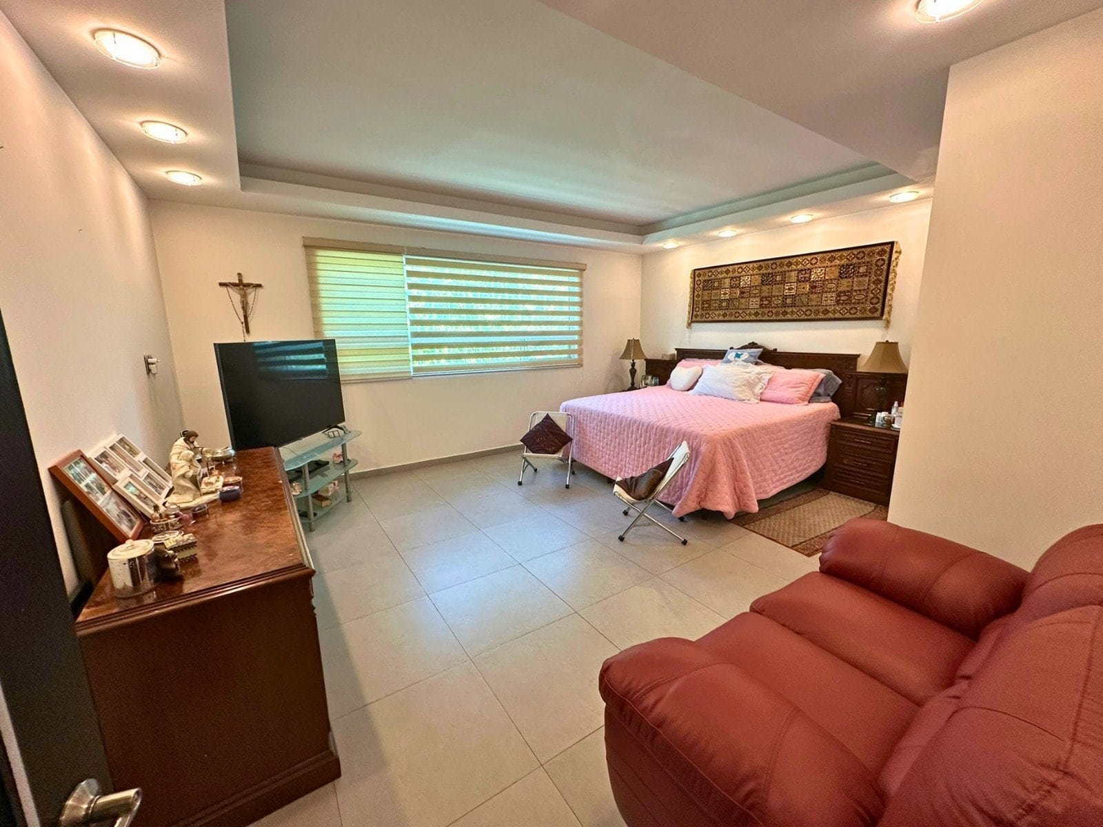 recamara principal de casa en venta en El Campanario Querétaro.