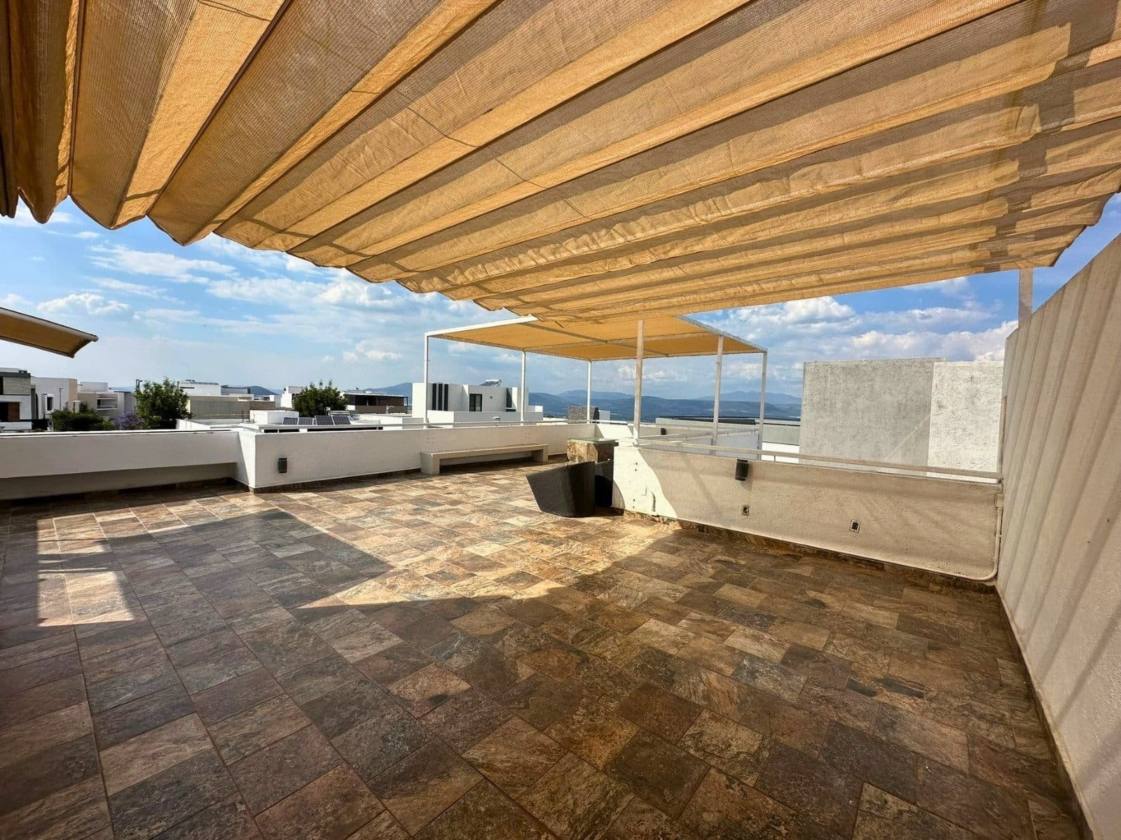 rooftop de casa con amplio jardín en Zibatá. Condominio Garambullo.