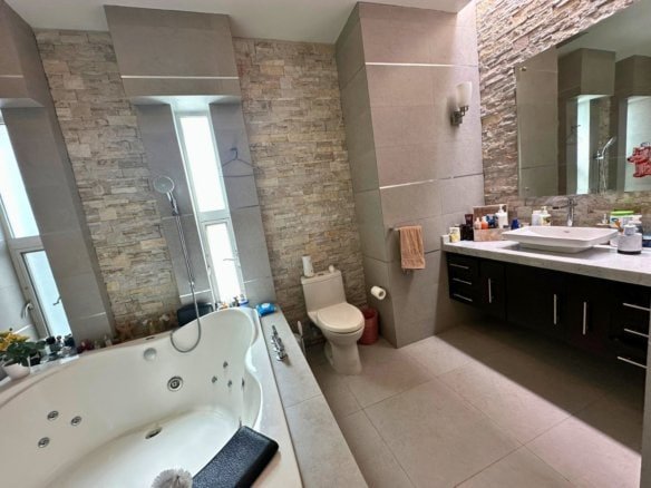 baño principal de casa en venta en El Campanario Querétaro.