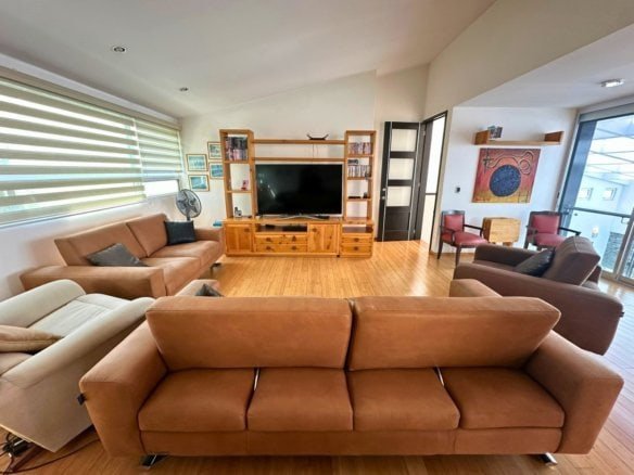 area de tv planta alta de casa en venta en El Campanario Querétaro.