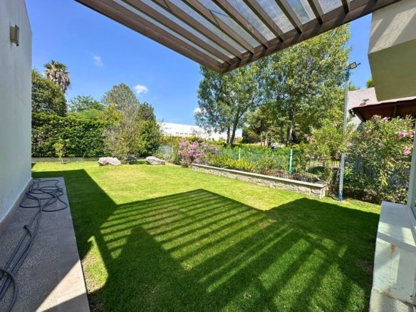 jardin de casa en venta en El Campanario Querétaro.