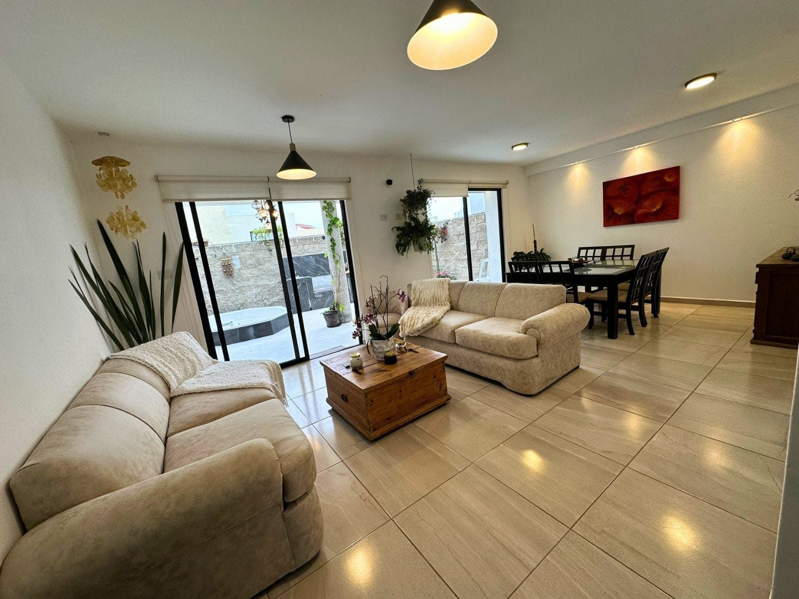 sala de casa en Zibatá con 3 recámaras con baño.