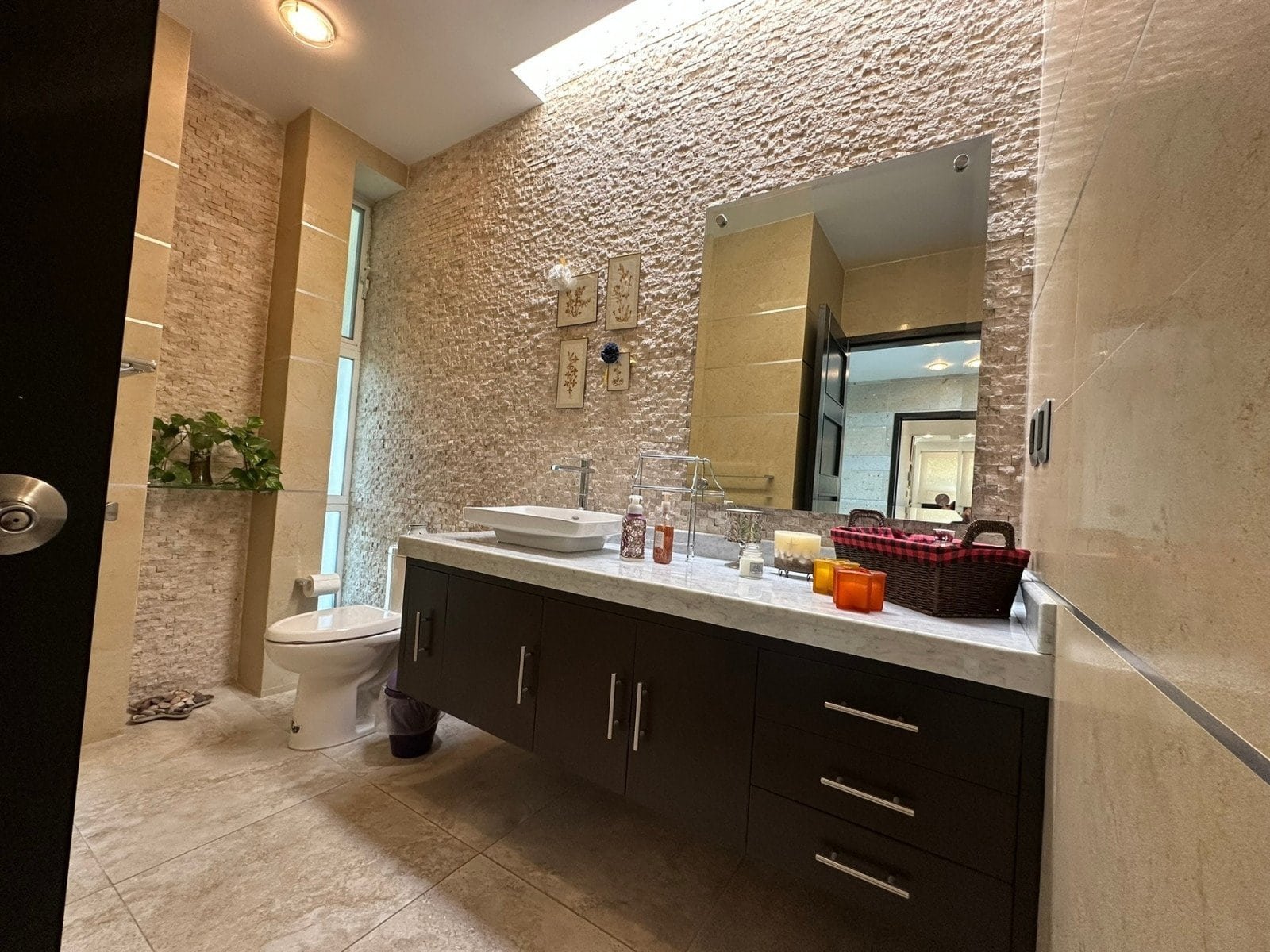 medio baño de casa en venta en El Campanario Querétaro.