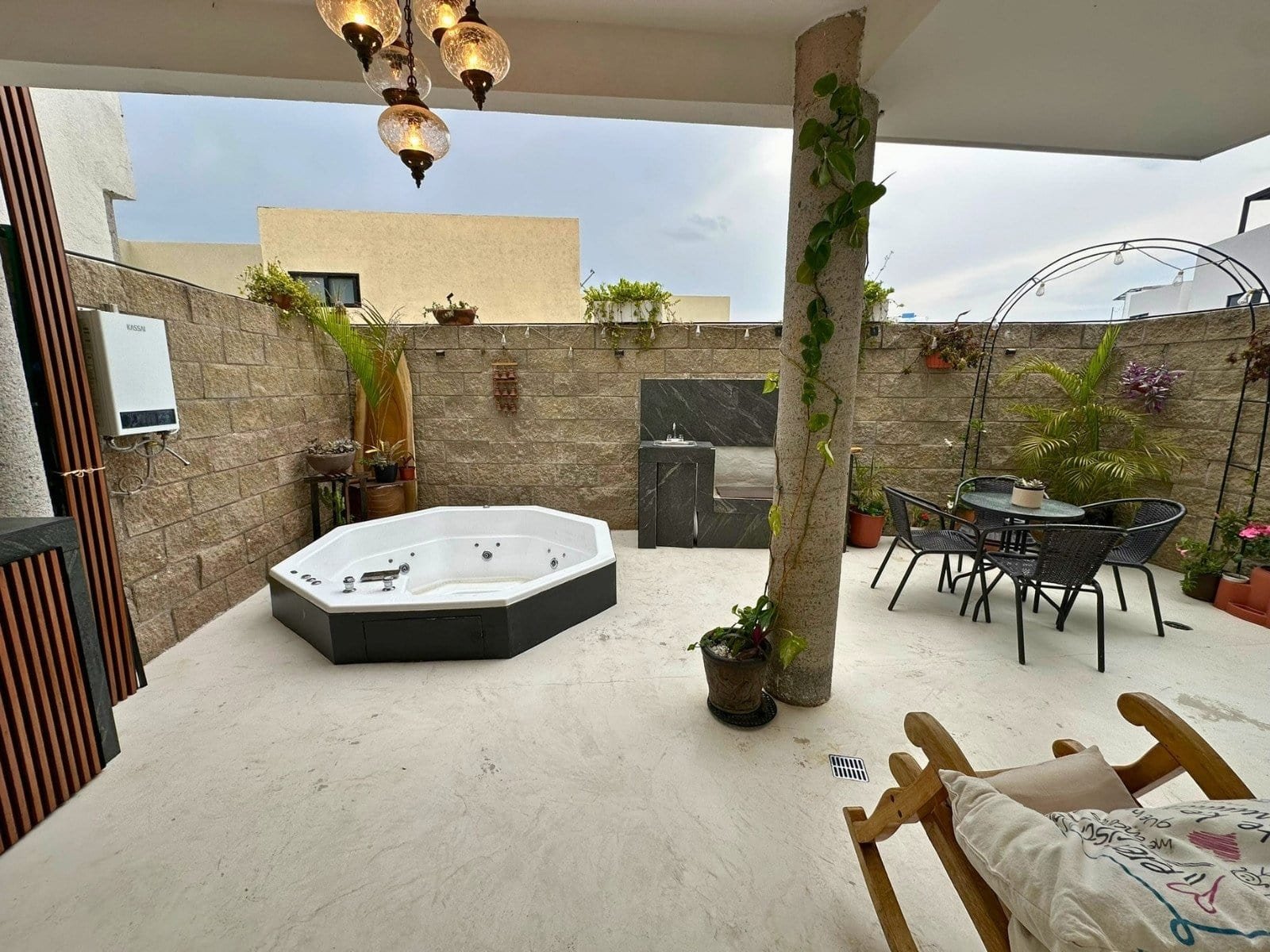 patio de casa en Zibatá con 3 recámaras con baño.