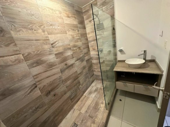 baño 1 de departamento frente a HEB Zibatá Querétaro.