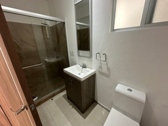 baño 2 de departamento en Juriquilla, Querétaro.