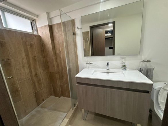 baño principal de departamento en Biosfera Towers Juriquilla, Querétaro.