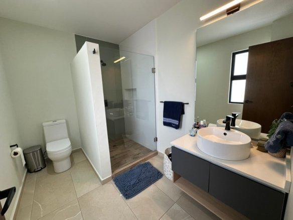 baño 2 de casa de 4 recamaras en Zibatá, Querétaro.