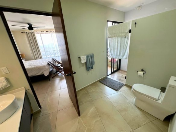 baño 3 de casa de 4 recamaras en Zibatá, Querétaro.