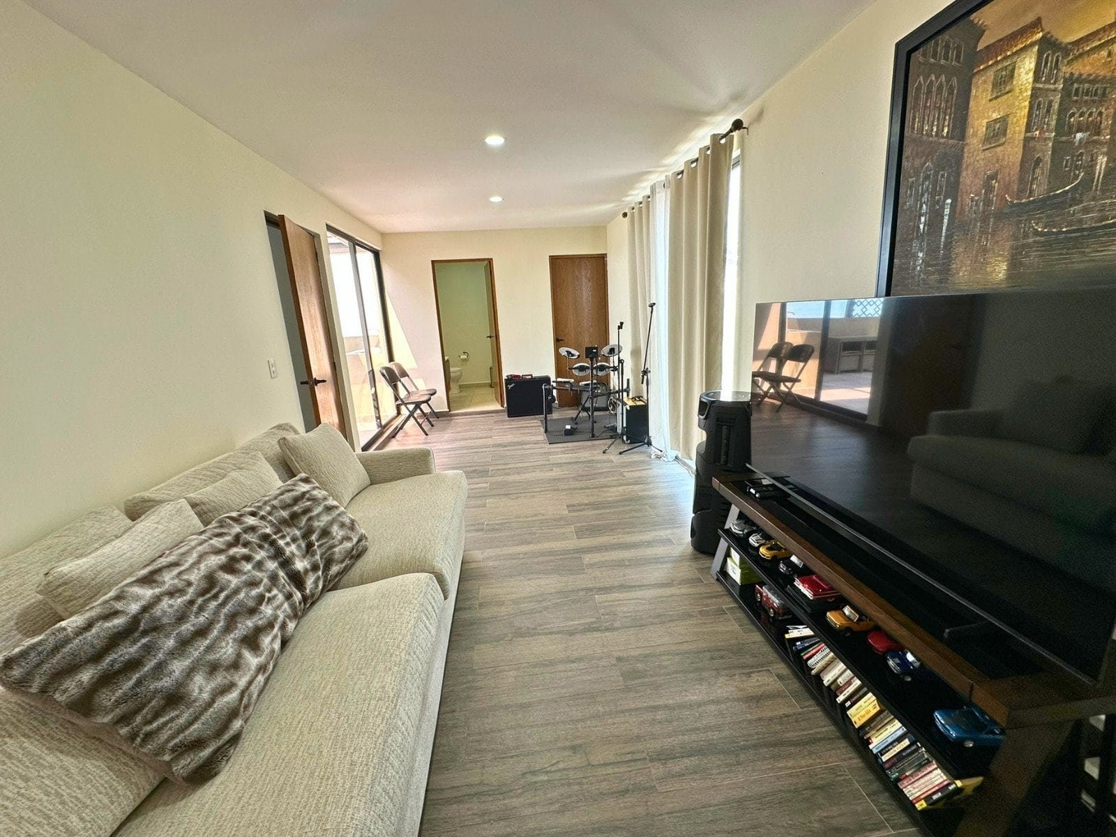 family room2 de casa de 4 recamaras en Zibatá, Querétaro.