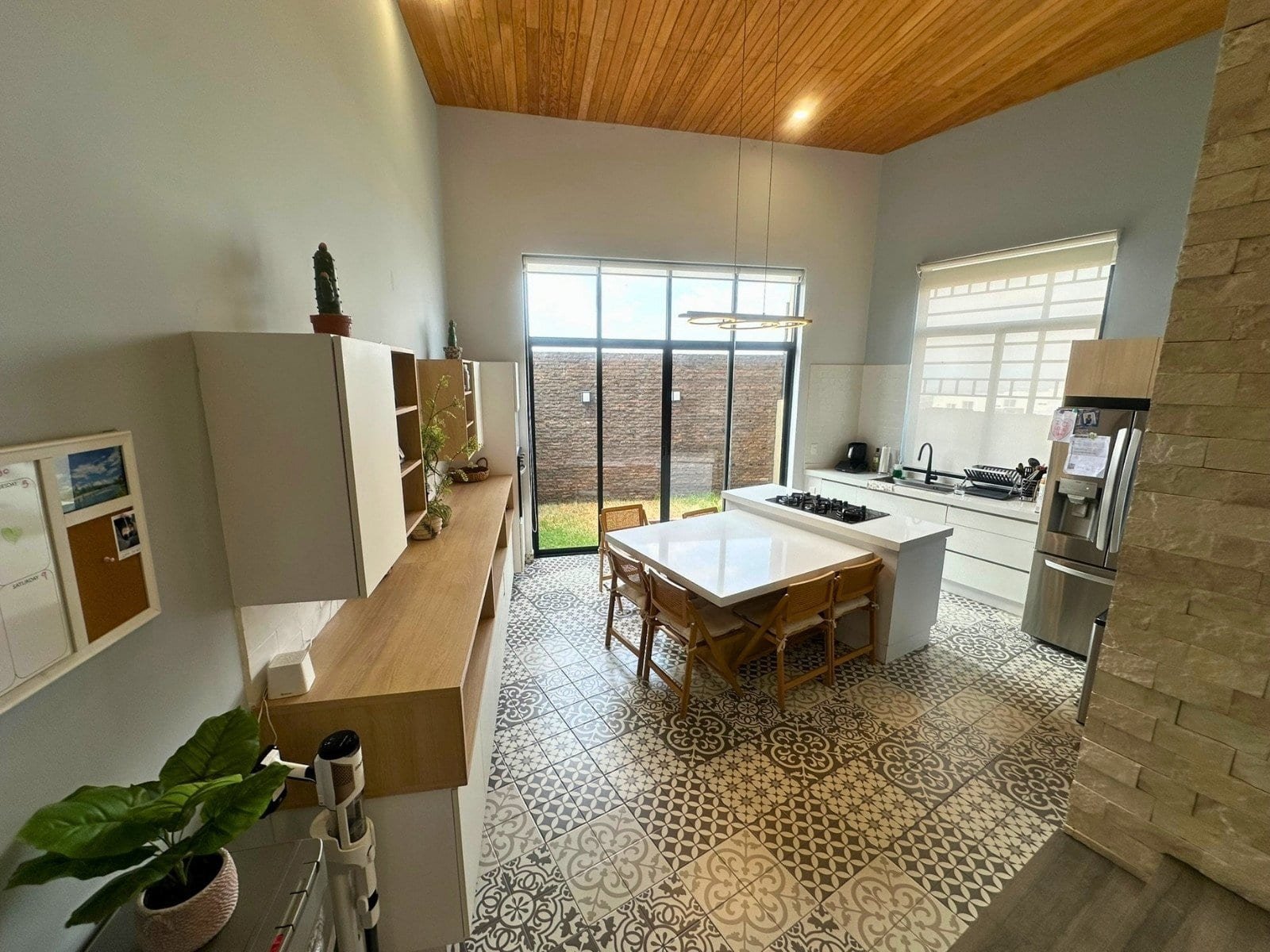 cocina de casa de 4 recamaras en Zibatá, Querétaro.