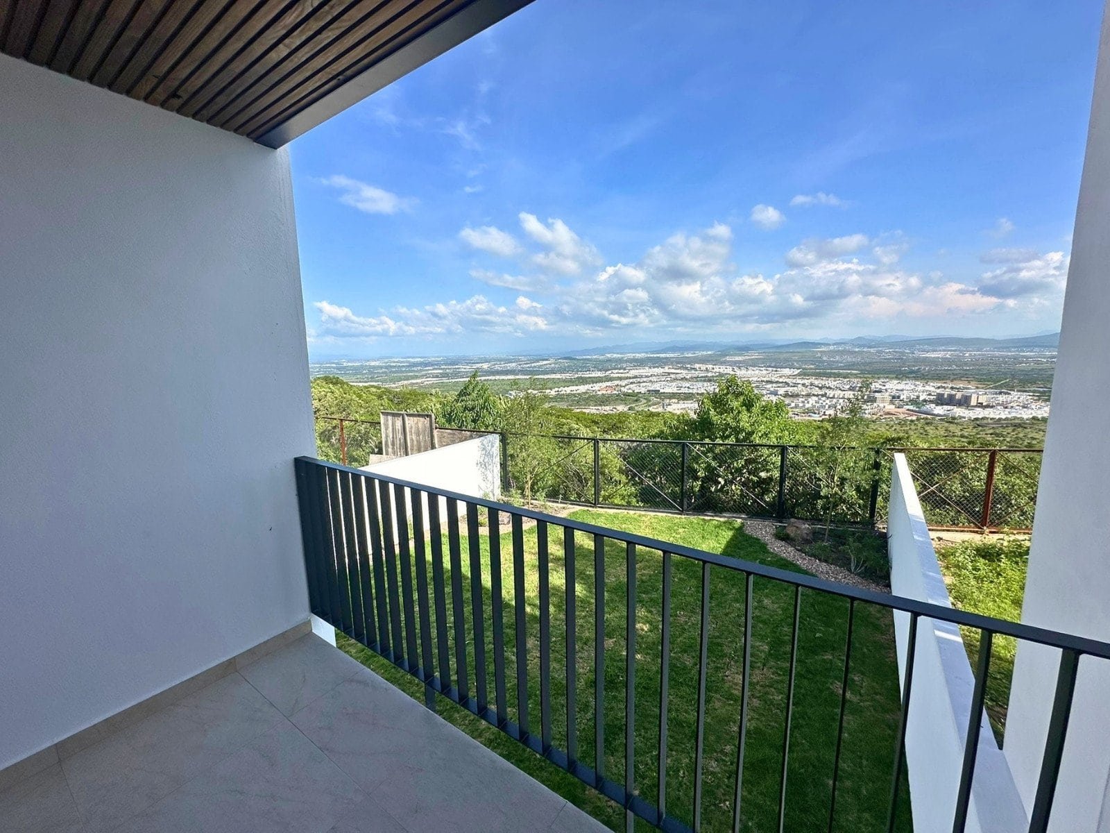 balcón de casas en Zibata con jardín amplio de 90m2!