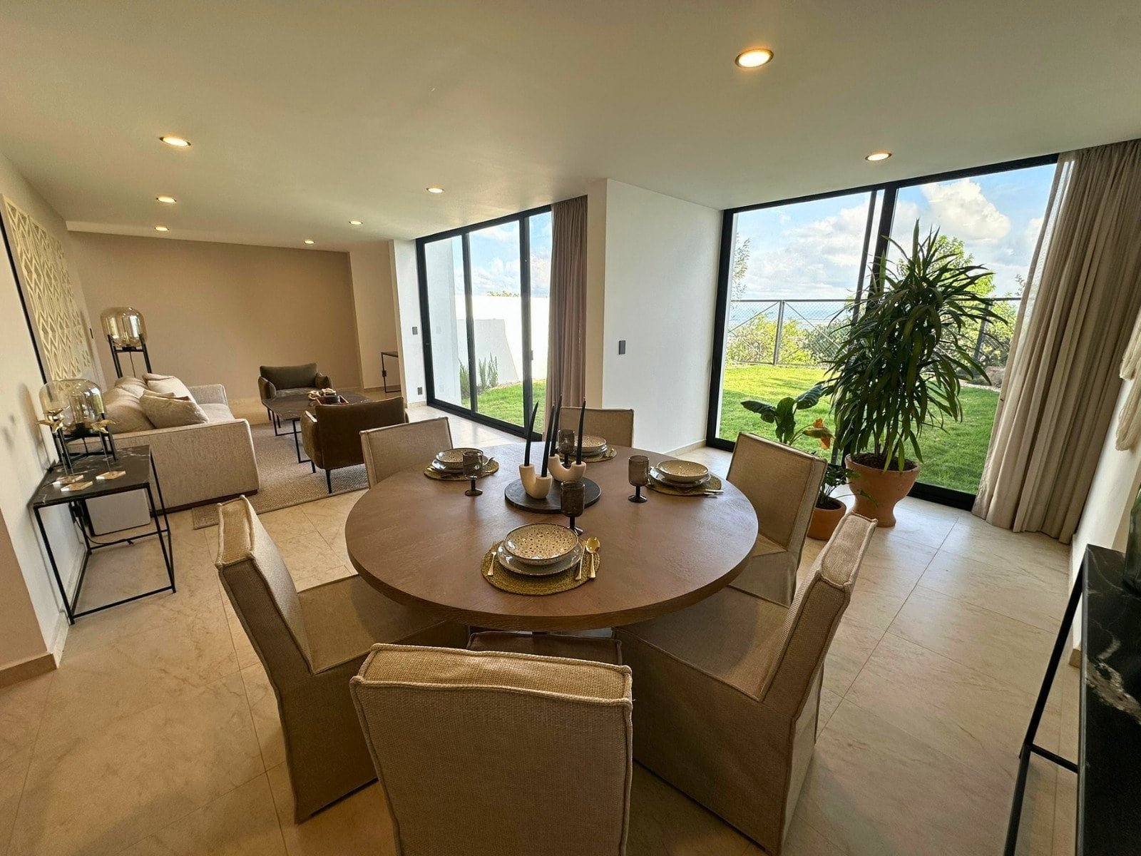 comedor de casas en Zibata con jardín amplio de 90m2!