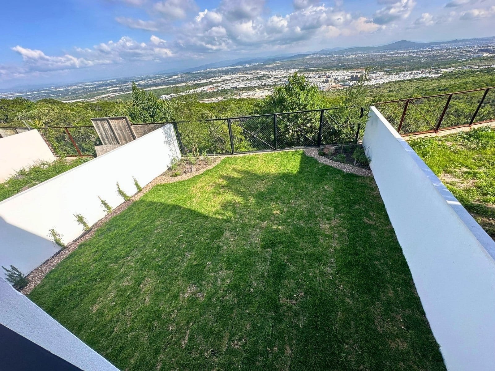 patio de casas en Zibata con jardín amplio de 90m2!